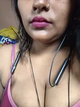 Jasmine Januja online show from July 2026 10:52:02 AM
