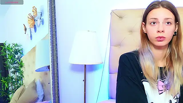 CoraVex online show from September 2025 04:36:01 AM