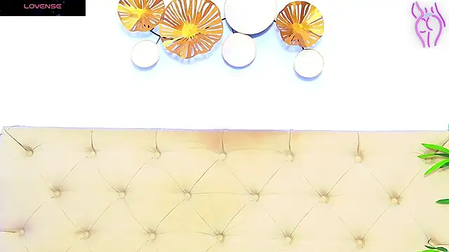 CoraVex online show from September 2025 04:28:01 AM