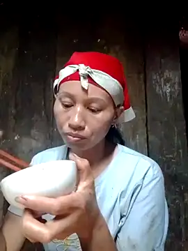 donna-bae online show from October 2025 11:54:01 AM