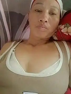 Snapshot of donna-bae chatting on March 2026 04:12:02 AM donna-bae online show from March 2026 04:12:02 AM