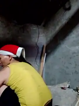 Snapshot of donna-bae chatting on April 2026 12:05:02 PM donna-bae online show from April 2026 12:05:02 PM