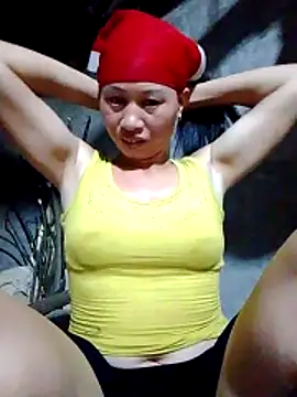 Snapshot of donna-bae chatting on April 2026 12:23:01 PM donna-bae online show from April 2026 12:23:01 PM