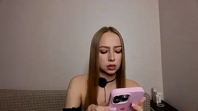 Snapshot of MissOyee chatting on September 2025 05:14:01 PM MissOyee online show from September 2025 05:14:01 PM