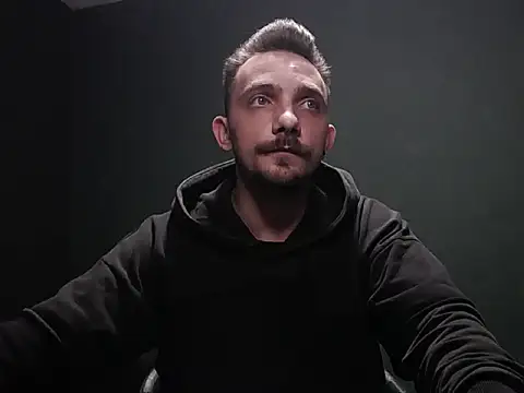 Snapshot of guesswhatbitch chatting on October 2025 05:09:01 PM guesswhatbitch online show from October 2025 05:09:01 PM