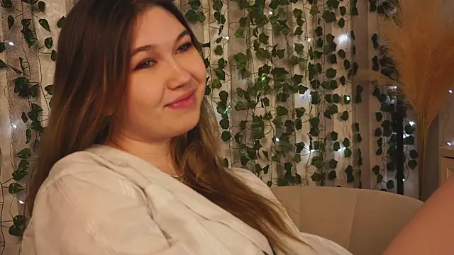 Snapshot of cheeky_cherry_juice chatting on November 2025 01:10:02 PM cheeky cherry juice online show from November 2025 01:10:02 PM