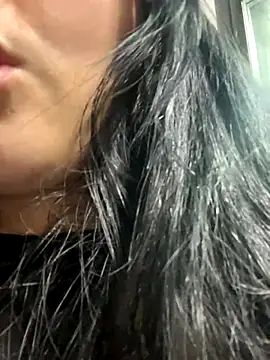 Snapshot of Daphnee-x chatting on November 2025 02:06:01 AM Daphnee-x online show from November 2025 02:06:01 AM