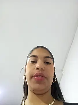 Snapshot of Violet_and_Paul chatting on October 2025 01:38:01 AM Violet and Paul online show from October 2025 01:38:01 AM