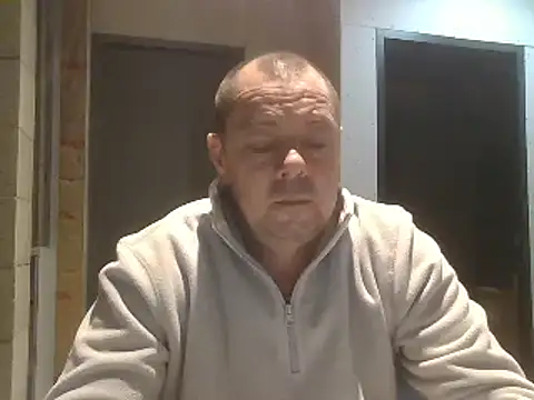 hugoboys4576 online show from December 2025 04:12:02 PM