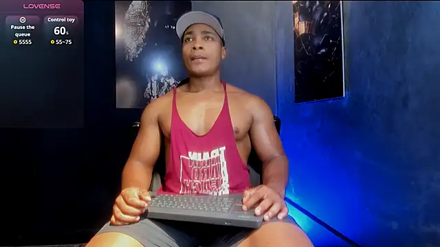 Snapshot of Noah_Black212 chatting on October 2025 01:18:01 PM Noah Black212 online show from October 2025 01:18:01 PM