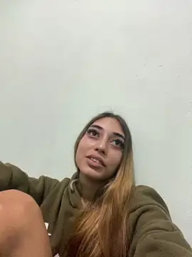 loirinhaaa online show from November 2025 03:11:01 PM