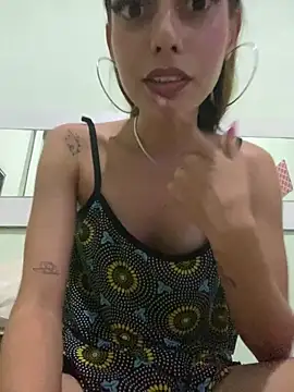 loirinhaaa online show from February 2026 02:43:02 AM