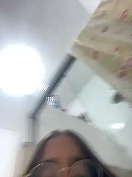 loirinhaaa online show from February 2026 02:49:01 AM