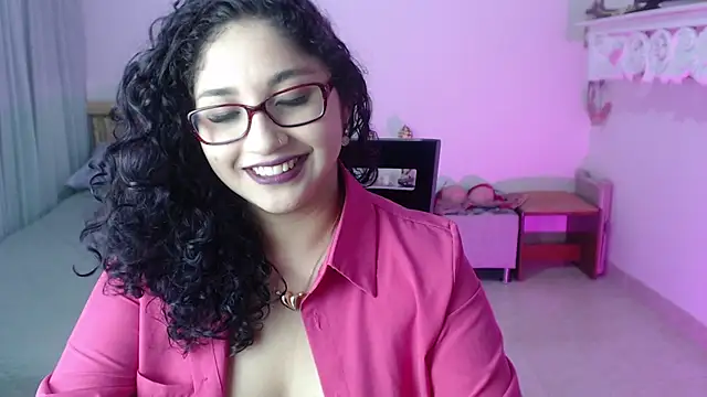 Snapshot of Gia_Dior chatting on October 2025 12:07:01 AM Gia Dior online show from October 2025 12:07:01 AM