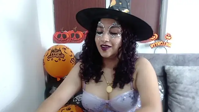 Snapshot of Gia_Dior chatting on October 2025 10:44:02 PM Gia Dior online show from October 2025 10:44:02 PM