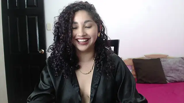 Snapshot of Gia_Dior chatting on November 2025 10:08:02 PM Gia Dior online show from November 2025 10:08:02 PM