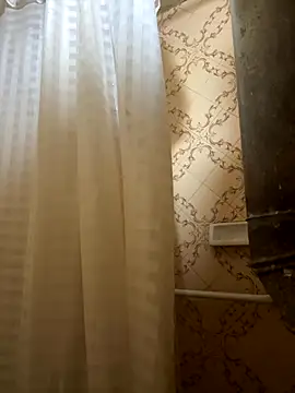 Ezeveron online show from October 2025 04:42:01 AM