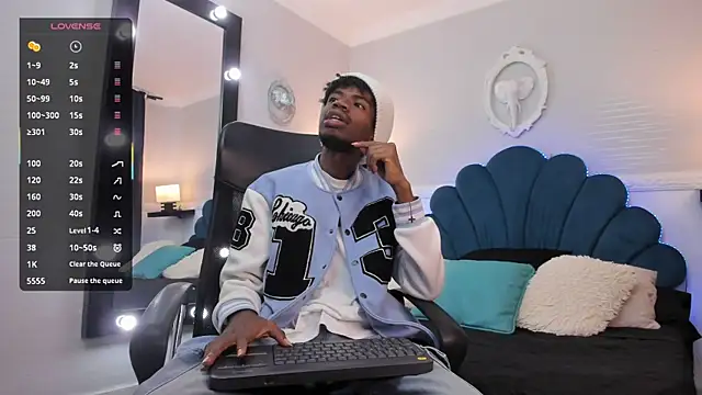 AllexJacob online show from October 2025 01:07:02 PM