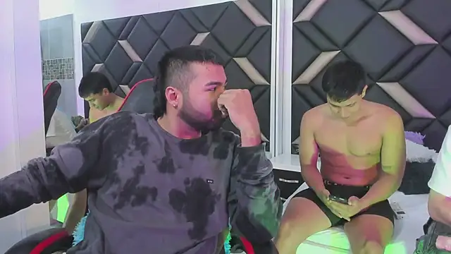 Snapshot of Hot_Threesomee chatting on November 2025 01:22:04 PM Hot Threesomee online show from November 2025 01:22:04 PM