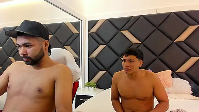 Snapshot of Hot_Threesomee chatting on November 2025 01:11:01 PM Hot Threesomee online show from November 2025 01:11:01 PM