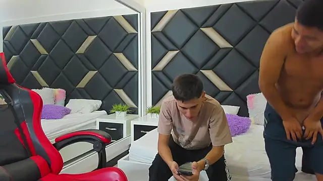 Snapshot of Hot_Threesomee chatting on November 2025 01:02:02 PM Hot Threesomee online show from November 2025 01:02:02 PM