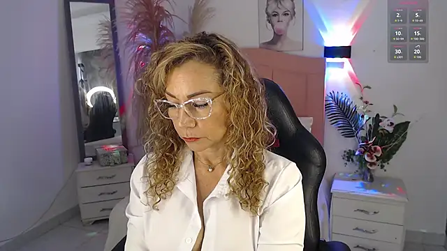 Jademommy  online show from December 2025 08:58:01 PM