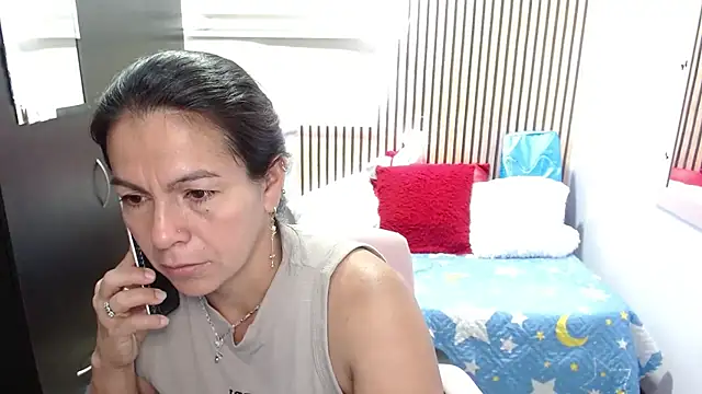 Snapshot of camilavargas_ chatting on June 2026 08:29:02 PM camilavargas online show from June 2026 08:29:02 PM
