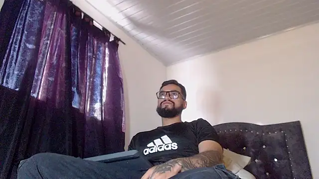 Snapshot of Chrys_harris77 chatting on March 2026 09:41:02 PM Chrys harris77 online show from March 2026 09:41:02 PM