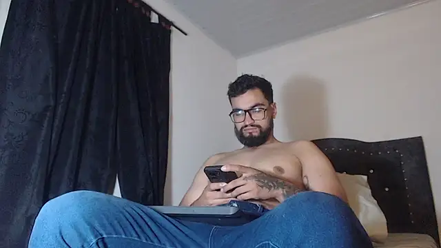 Snapshot of Chrys_harris77 chatting on April 2026 11:05:02 PM Chrys harris77 online show from April 2026 11:05:02 PM