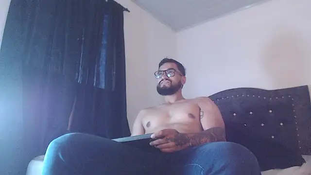 Snapshot of Chrys_harris77 chatting on April 2026 10:59:01 PM Chrys harris77 online show from April 2026 10:59:01 PM