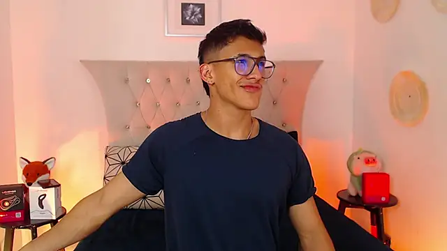 SalvadorFit online show from December 2025 08:47:01 PM