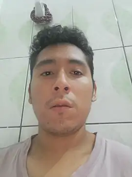 Snapshot of latinbigcock1_ chatting on October 2025 01:50:01 AM latinbigcock1 online show from October 2025 01:50:01 AM