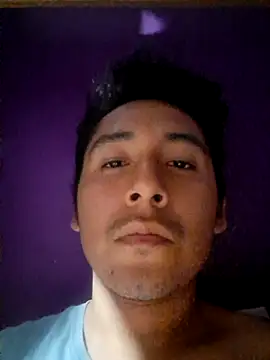 Snapshot of latinbigcock1_ chatting on March 2026 05:02:02 AM latinbigcock1 online show from March 2026 05:02:02 AM