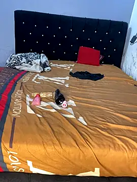 Snapshot of Daavikolovivi chatting on November 2025 03:23:01 AM Daavikolovivi online show from November 2025 03:23:01 AM