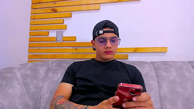 axel vega online show from September 2025 07:06:02 PM