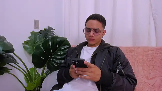 axel vega online show from September 2025 07:19:02 PM