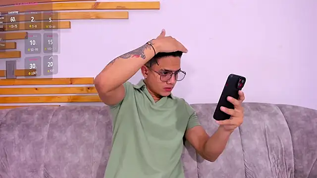 axel vega online show from October 2025 07:14:02 PM