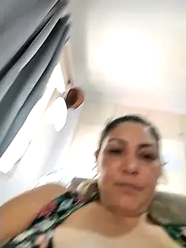 Lunita86 online show from November 2025 03:03:02 PM