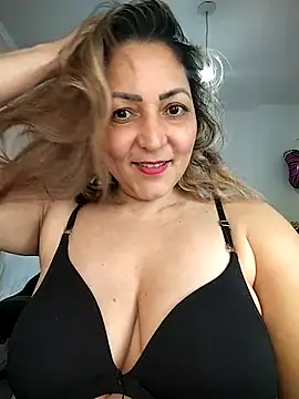 Lunita86 online show from January 2026 10:47:01 PM