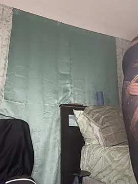 Snapshot of foreigntitts_ chatting on February 2026 03:04:01 AM foreigntitts online show from February 2026 03:04:01 AM