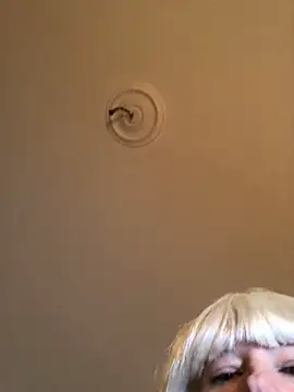 juliaoneandonly online show from December 2025 07:10:01 PM