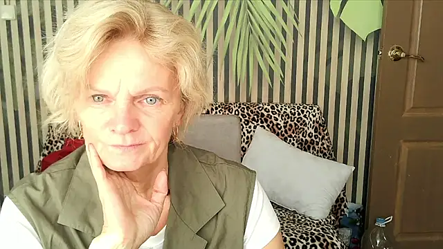Zoe Steell online show from September 2025 06:26:02 AM