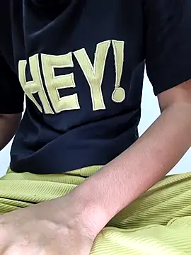 sassyishhu76 online show from October 2025 09:15:01 PM