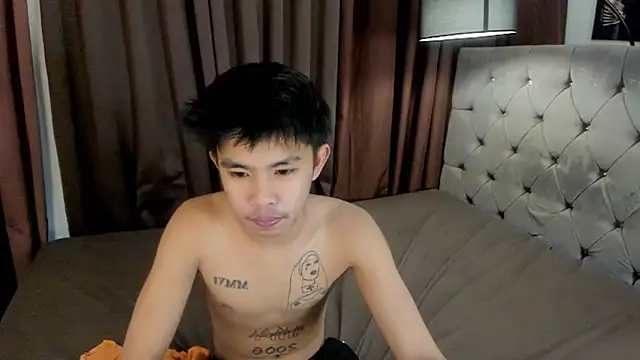 UncensoredCock online show from November 2025 05:22:01 PM