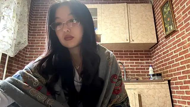 Snapshot of EmmaLeexth chatting on October 2025 10:45:02 AM EmmaLeexth online show from October 2025 10:45:02 AM