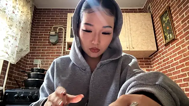 EmmaLeexth online show from March 2026 11:25:02 AM