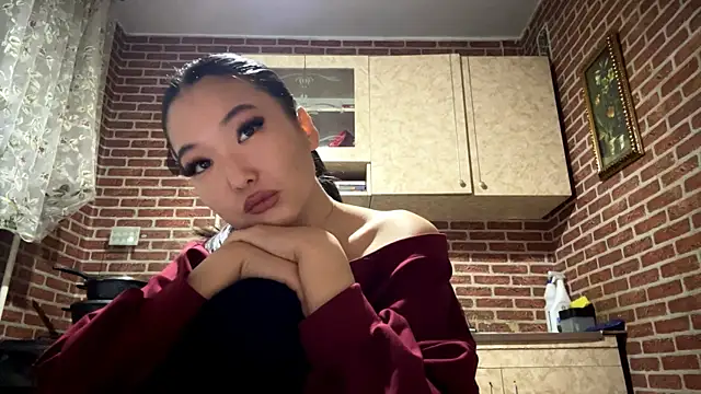 EmmaLeexth online show from March 2026 01:33:01 PM