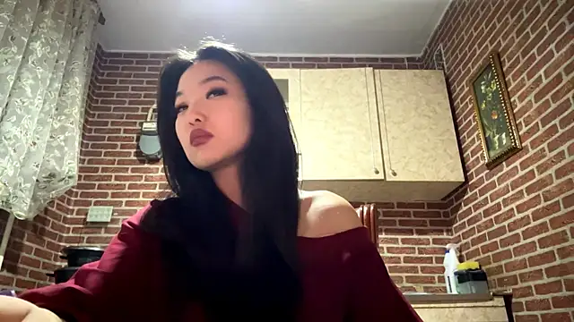 EmmaLeexth online show from April 2026 02:07:01 PM