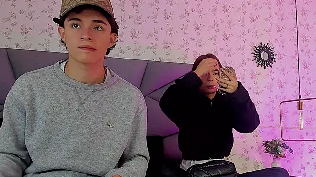 meganandtylerr19 online show from November 2025 01:32:01 PM