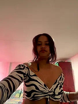 Snapshot of cata_bloom chatting on October 2025 12:47:01 PM cata bloom online show from October 2025 12:47:01 PM